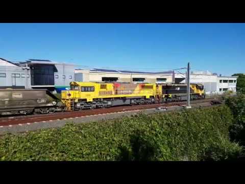Coal & Commuters Brisbane Trains 12/07/2019