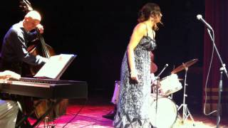 E LA CHIAMANO ESTATE