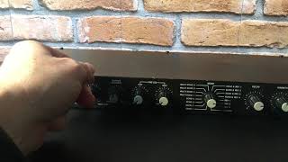 Video thumbnail for Boss RE-1000 Vintage Digital FX - HQ Direct Audio - Behringer TD-3 303 Bassline by Audiobitz Collector