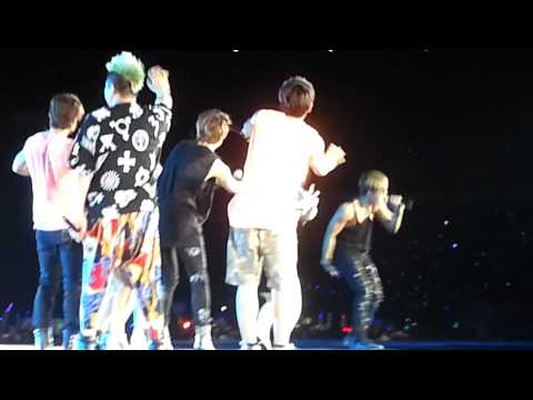 SMTOWN Jakarta 2012 Oops f(x) feat. Super Junior