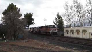 preview picture of video 'UP 1996 SP Heritage Southbound through Marysville, CA.'