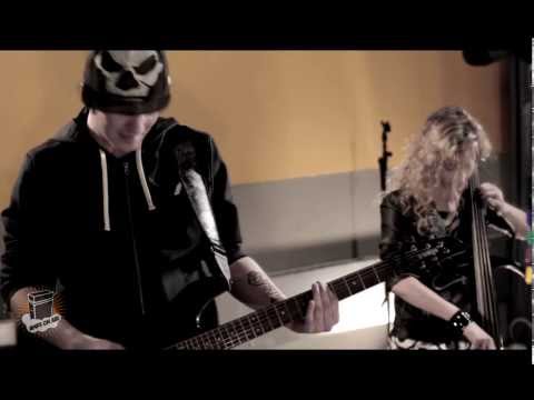 Abysmatic - "Omen" (The Prodigy Cover) LIVE @ ampsonair.com 26.10.2013