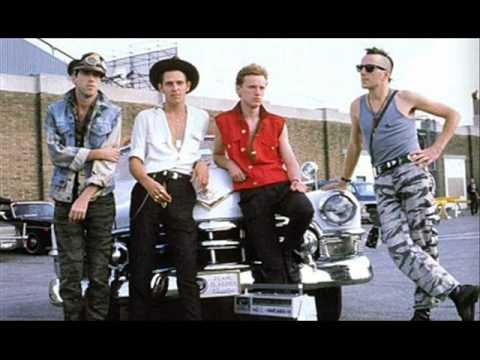 Videoclip de Cool under Heat — The Clash