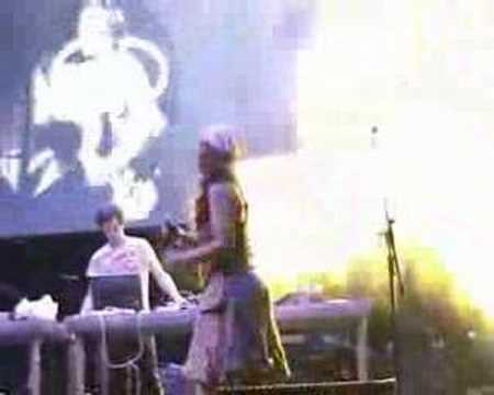 DIMI PHAZE vs Marianna Seas - HUMAN TOUCH (LIVE)