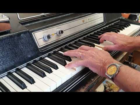 Wurlitzer 200A electric piano + V Vibe amplifier + music stand image 18