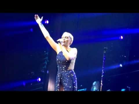 Jessie J - Harder We Fall live
