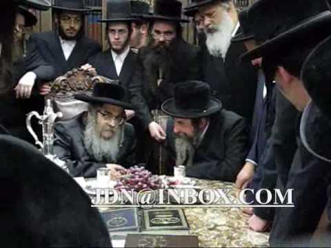 Rachmastrivka rebbe visiting R' Aharon Teitelbaum of  Satmar