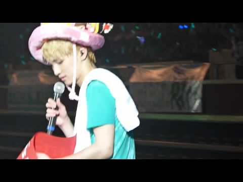 110910 Shinee World Concert SG- Thank you Bow