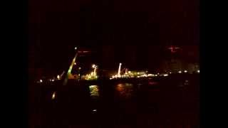preview picture of video 'Набережная Бердянска ночью с моря с прогулочного катера'