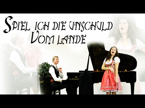 Die Fledermaus: Spiel' ich die Unschuld vom Lande (Johann Strauss) by Freya Casey & Helge Herr