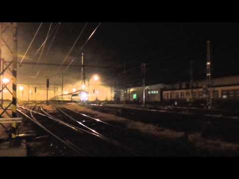 162.035-0 na vlaku R 441 Excelsior - 17 vozů! A "baníkovci"