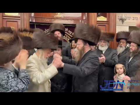 Munkatch Rebbe Dances With The Mechutan during Sheva Brochos - Teves 5784
