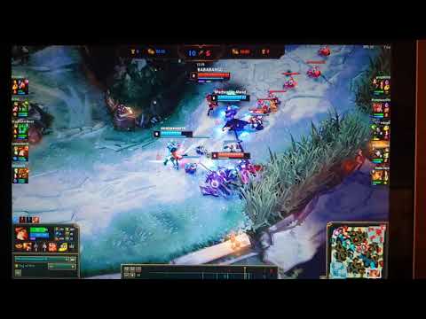 EPIC SAVE BY THRESH mf vs jhin vs thresh vs leona