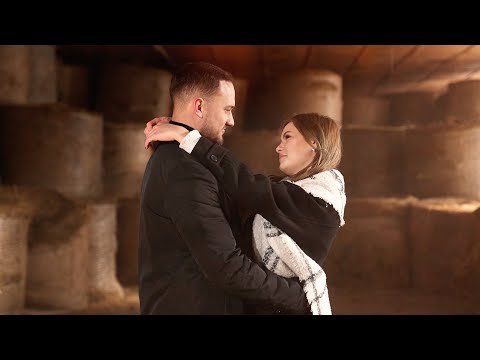 ROLLANĎACI 3jo - Pije víno sama