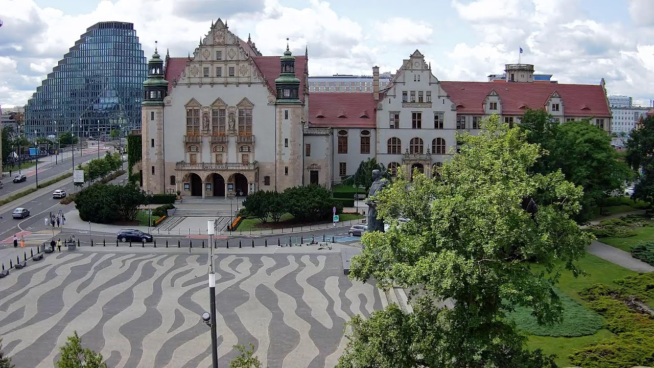 Live webcam view of Cámara Collegium Minus y Plaza Mickiewicz