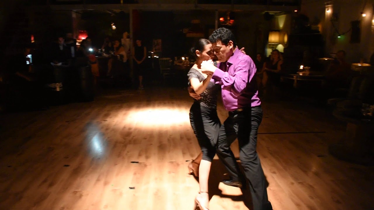 Gallo Ciego - Natalia Hills - Alejandro Aquino   Ladiosa Atenas 13.09.2017    3/3