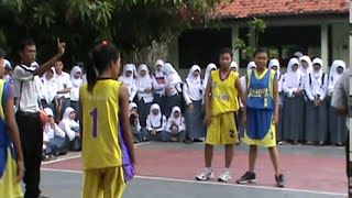 preview picture of video 'SMANCIR JUARA 1 BASKET PUTRI O2SN 2013'