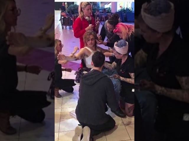 Vídeo relacionado con Stranger Things Billy Hargrove Band Sudadera con Capucha