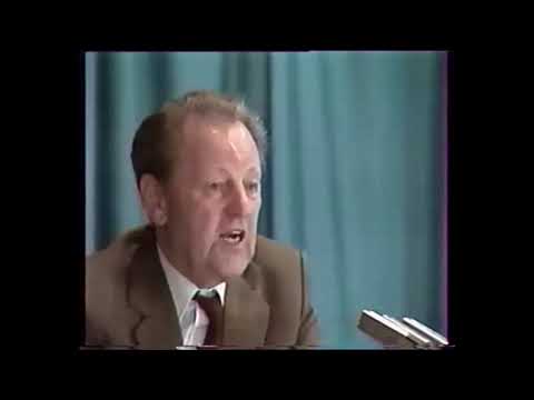 Generální tajemník II - Jakeš, Lábus
