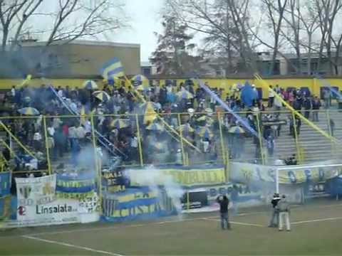 "hinchada de Dock Sud" Barra: La Banda del Docke • Club: Dock Sud