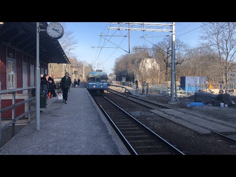 Resa med Saltsjöbanan från Nacka till Sickla