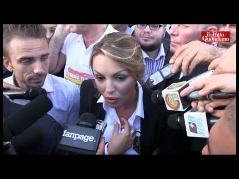 Napoli, la Pascale si tessera ad Arcigay: “Scelta personale, Berlusconi mi appoggia”