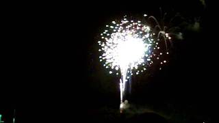preview picture of video '2011 fireworks grande finale, Hannibal, Mo'