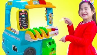 Jannie Pretend Play with Fun Food Truck Toy