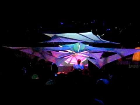 10/01/05 SHAGMA LIVE in OSAKA JAPAN 02