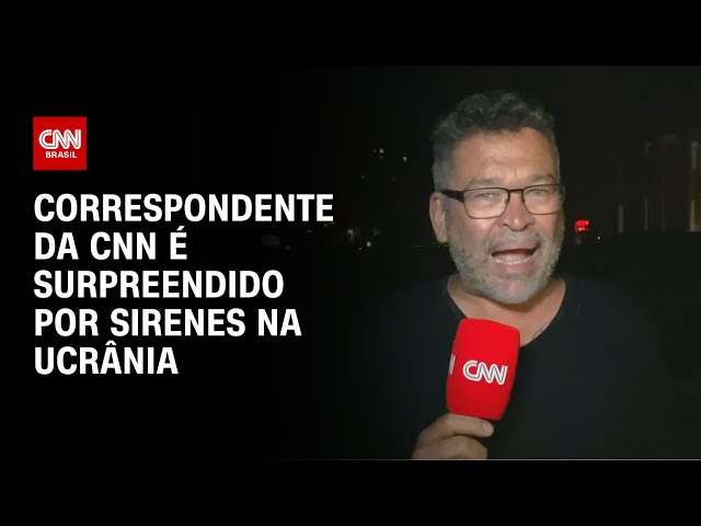 Correspondente da CNN é surpreendido por sirenes na Ucrânia; confira o momento | CNN PRIME TIME