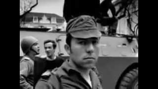 &quot;Grândola, Vila Morena&quot; - Zeca Afonso  @  Revolução dos Cravos, 25 de Abril de 1974