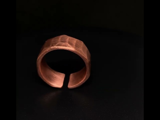 خاتم نحاسي واسع بملمس خام (عريض)