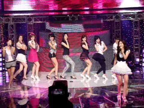 SNSD Tell Me - Pre-recording Fancam [080704 MB]
