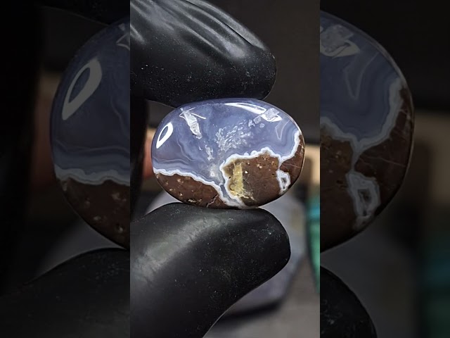 حجر عقيق خرائطي سماوي طبيعي