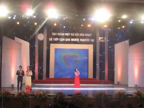 Thể hiện bởi Phương Nga
