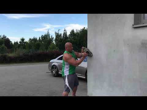 Jak otwierać wino z butem | Hardkorowy Koksu