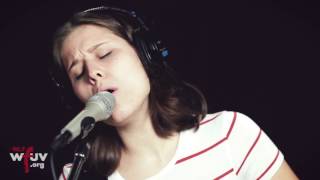 Middle Kids - "Edge of Town" (Live at WFUV)
