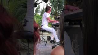 Hanson BTTI 2017 - Never Let Go (Full song)