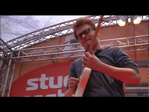 Studio Mechelen: School Is Cool - 'The World Is Gonna End Tonight' & 'Warpaint' (LIVE)