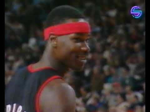 NBA 1992 - 1993. Portland Trail Blazers vs. Chicago Bulls. Clyde Drexler vs. Michael Jordan