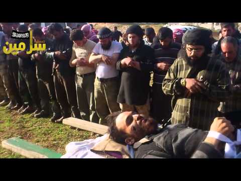 صلاة الجنازة على أحمد مصطفى قدحنون في بلدة سرمين في ريف إدلب