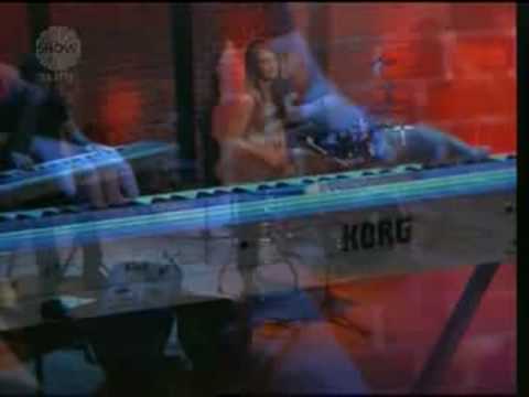 Secil Özcin - Funda Arar  - Camdan Kalp