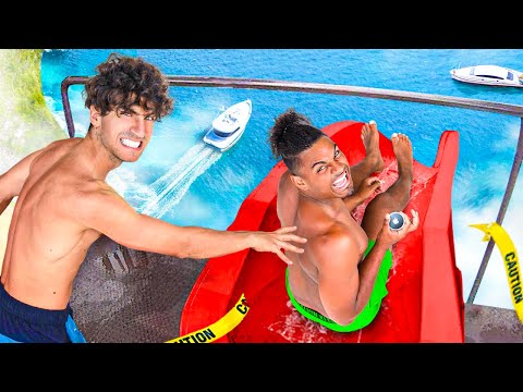 Tiktoker spielen AirTag Fangen auf einer Insel 🏝️ (ft. @AlexFreerun)