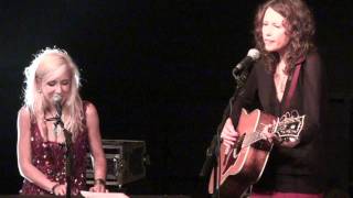 Sara Lee Guthrie &amp; Caitlin Stubbs - &#39;Victor Jara&#39;