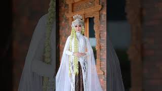 Download lagu PESONA SUNDA PENGANTIN CANTIK SIGAR MEMUKAU #adatsunda #pengantin #pernikahan #short mp3