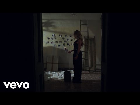 Pitizion, Nicole Favre - Sin Decir Adiós (Official Video)