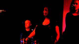 Candi Staton - Breaking Down Slow- Live in London May 2011