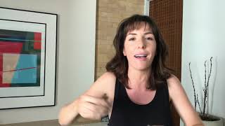 Digital influencer Mari Bernini cria humor com temas do universo feminino