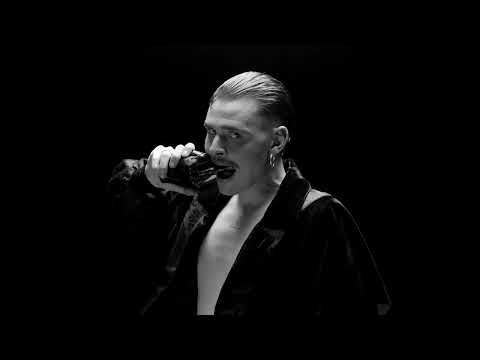 04. PUNHETA! (con Fillas de Cassandra)