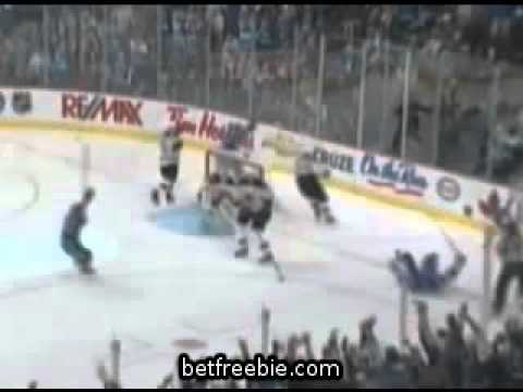 MUST SEE Alex Burrows Overtime Goal Puts Canucks Up 2 0  VIDEO